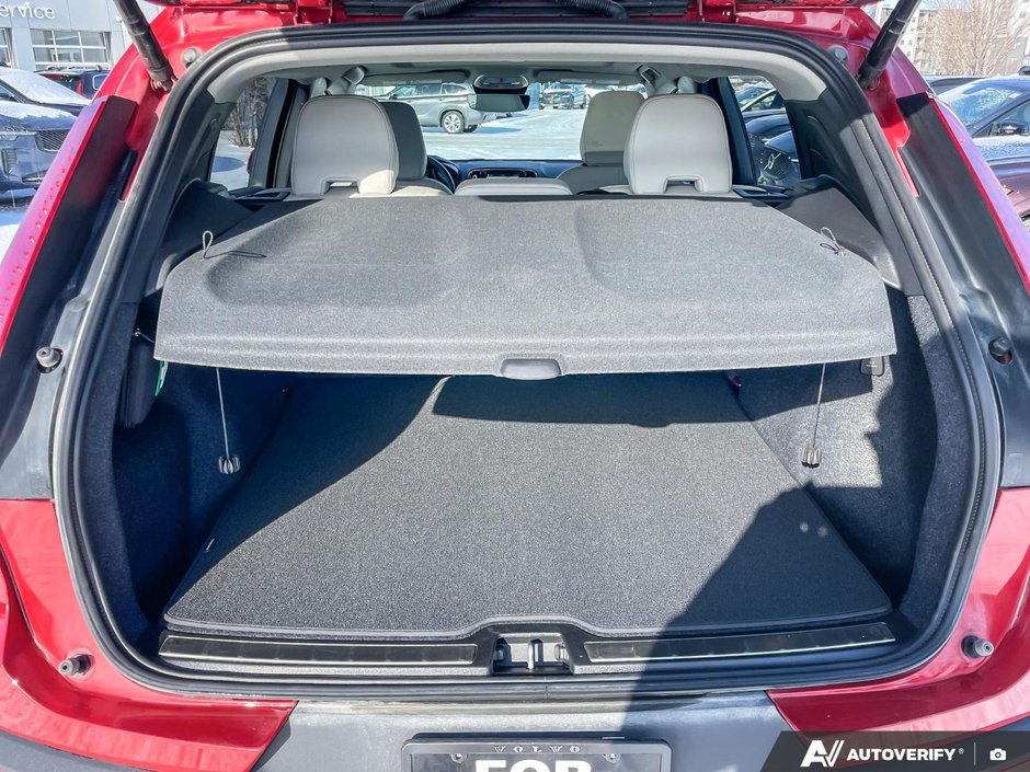 2023 Volvo XC40 Ultimate Bright Theme-8