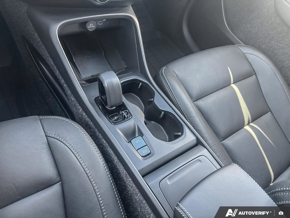 2025 Volvo XC40 Core Bright Theme-18