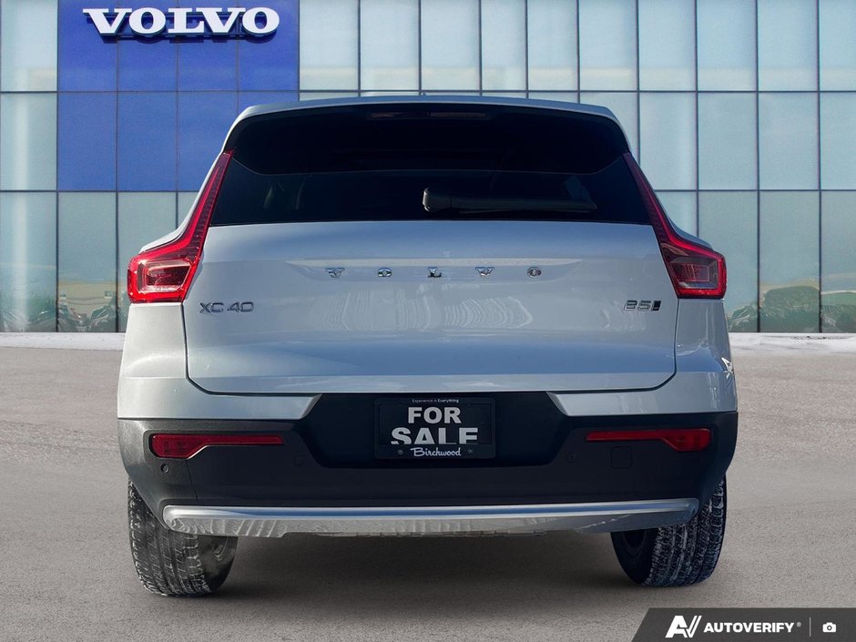 2025 Volvo XC40 Core Bright Theme-4