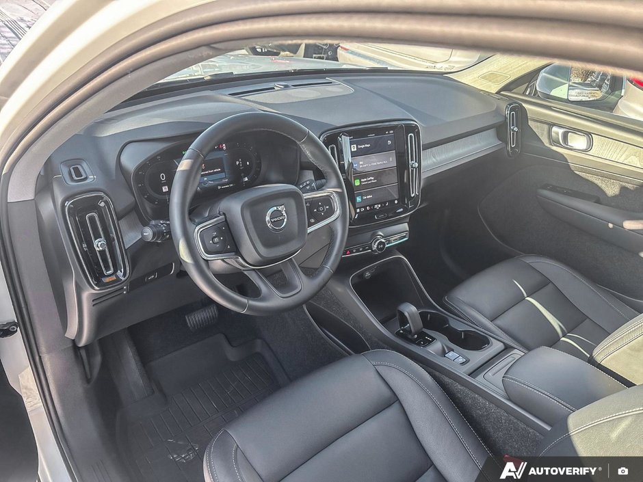 2025 Volvo XC40 Core Bright Theme-13