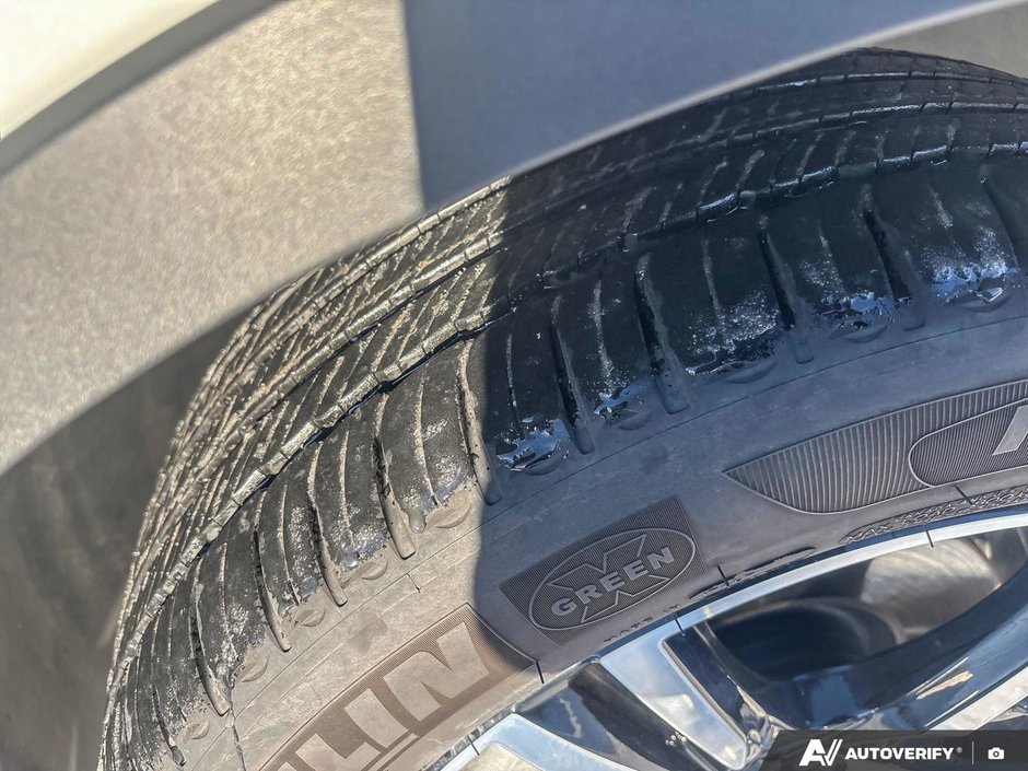 2025 Volvo XC40 Core Bright Theme-10