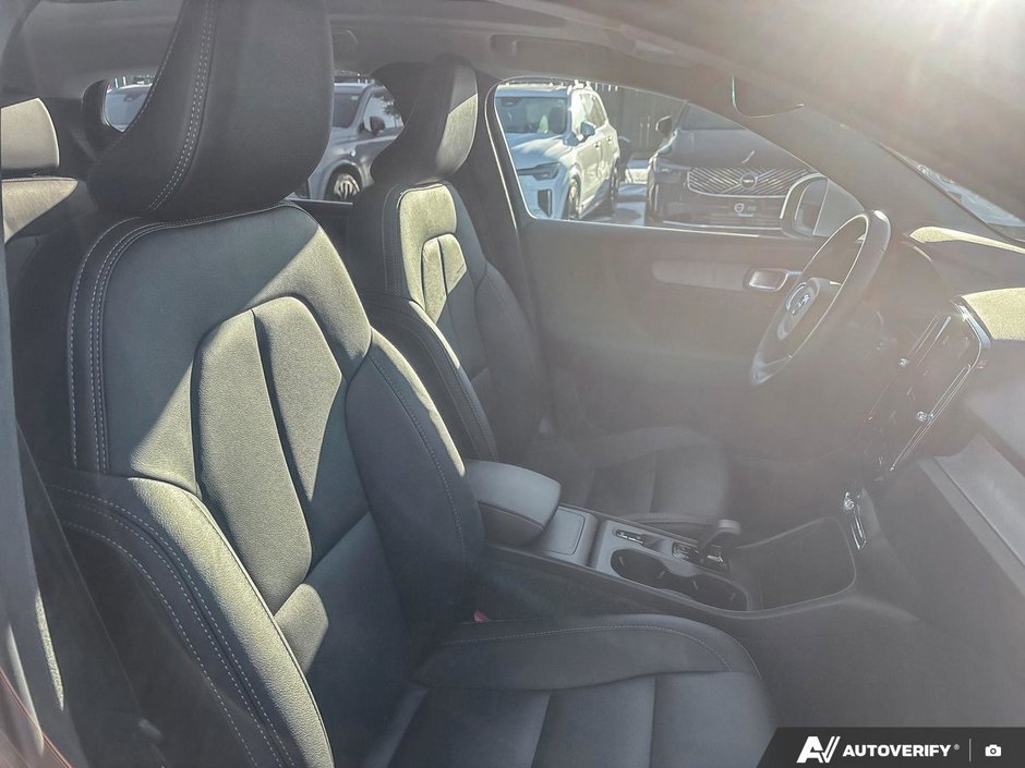 2025 Volvo XC40 Core Bright Theme-22
