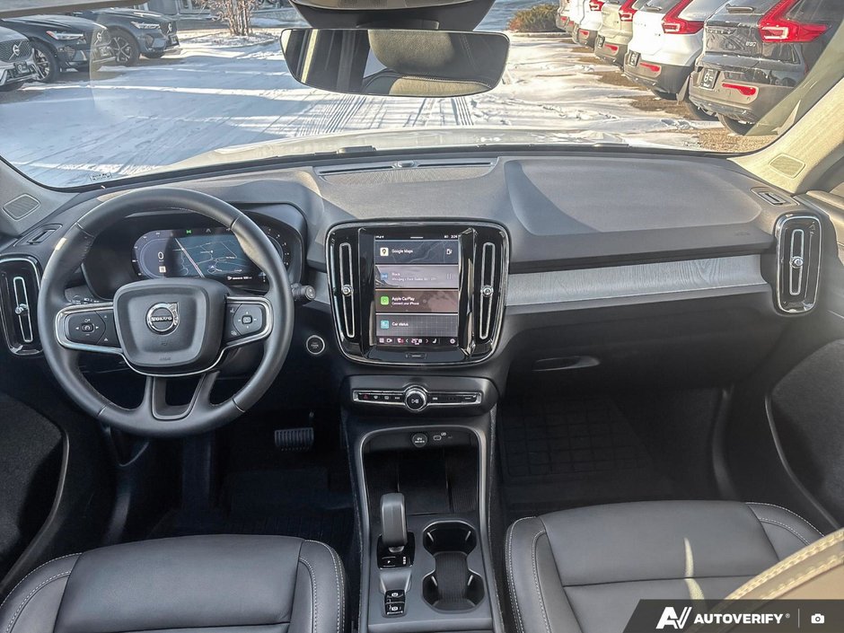 2025 Volvo XC40 Core Bright Theme-24