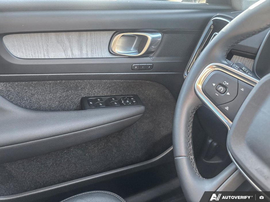 2025 Volvo XC40 Core Bright Theme-17