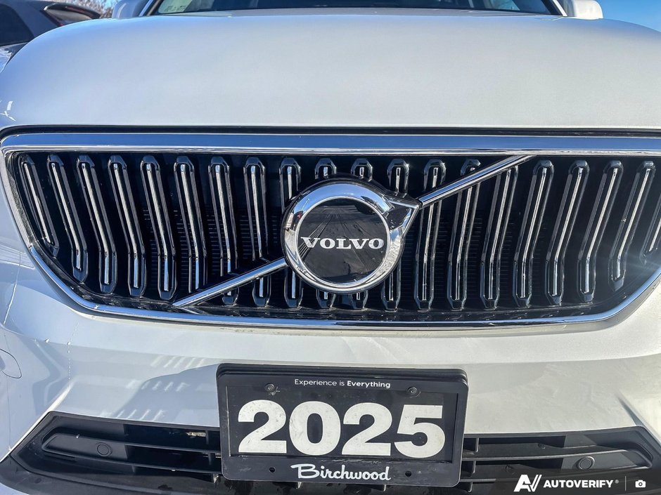 2025 Volvo XC40 Core Bright Theme-6
