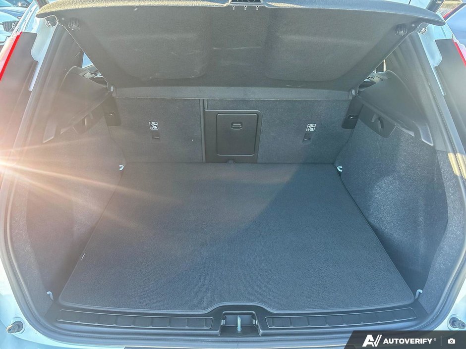 2025 Volvo XC40 Core Bright Theme-8