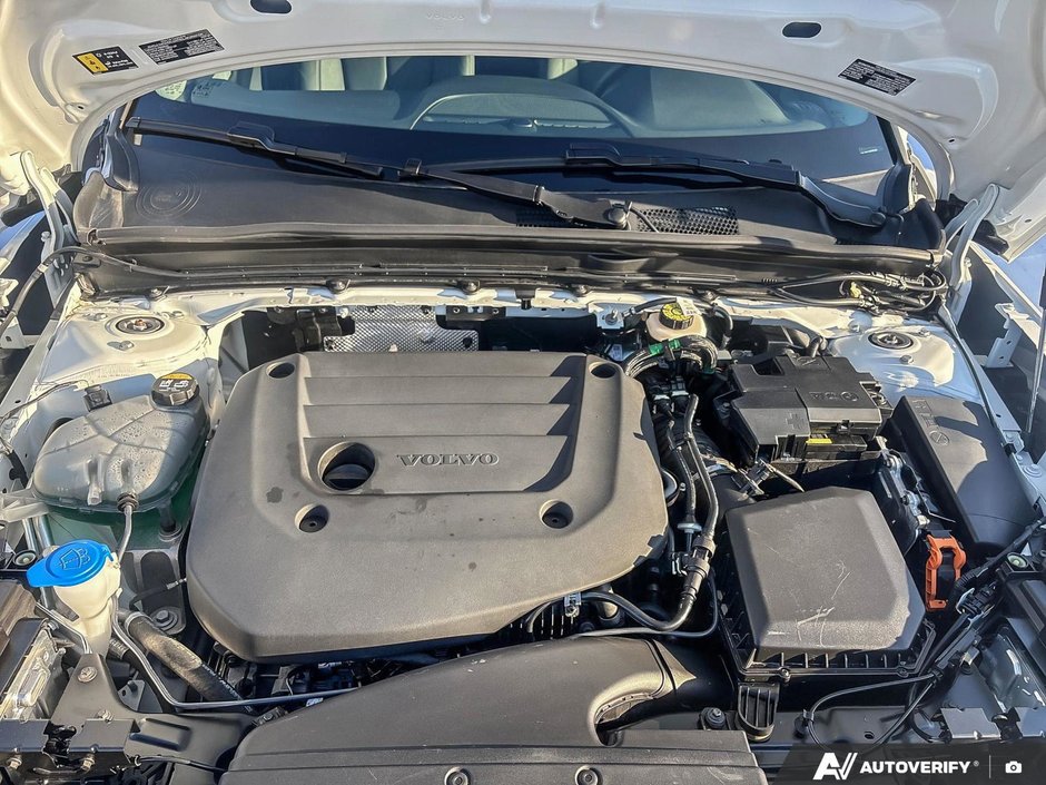 2025 Volvo XC40 Core Bright Theme-7