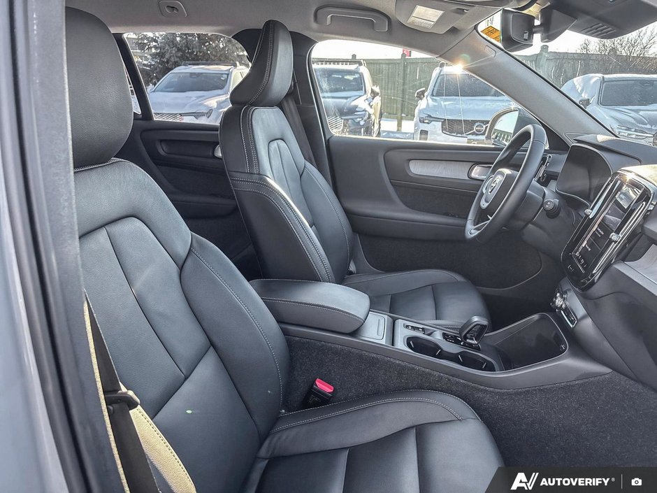 2025 Volvo XC40 Core Bright Theme-21