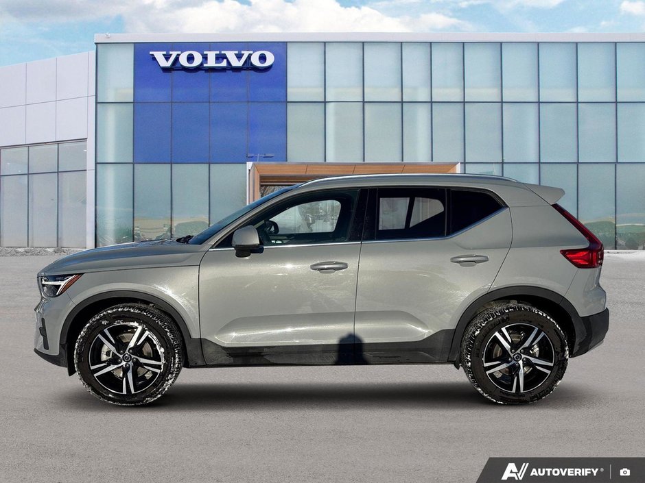 2025 Volvo XC40 Core Bright Theme-1