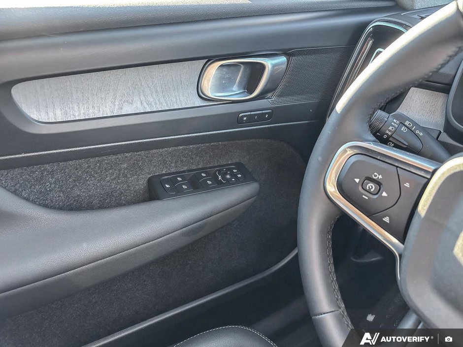 2025 Volvo XC40 Core Bright Theme-16