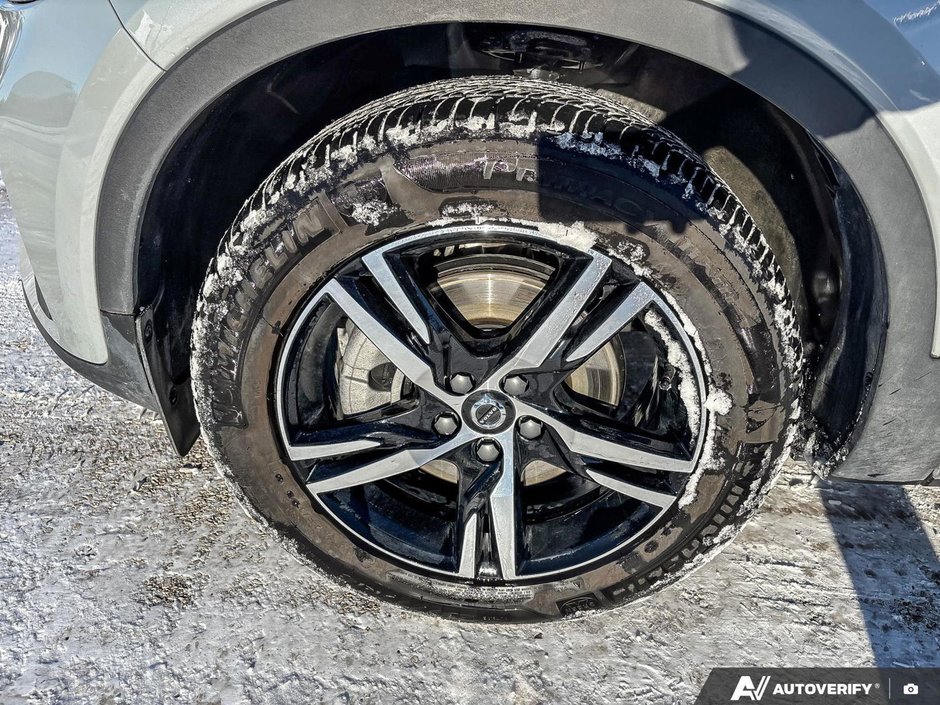 2025 Volvo XC40 Core Bright Theme-8