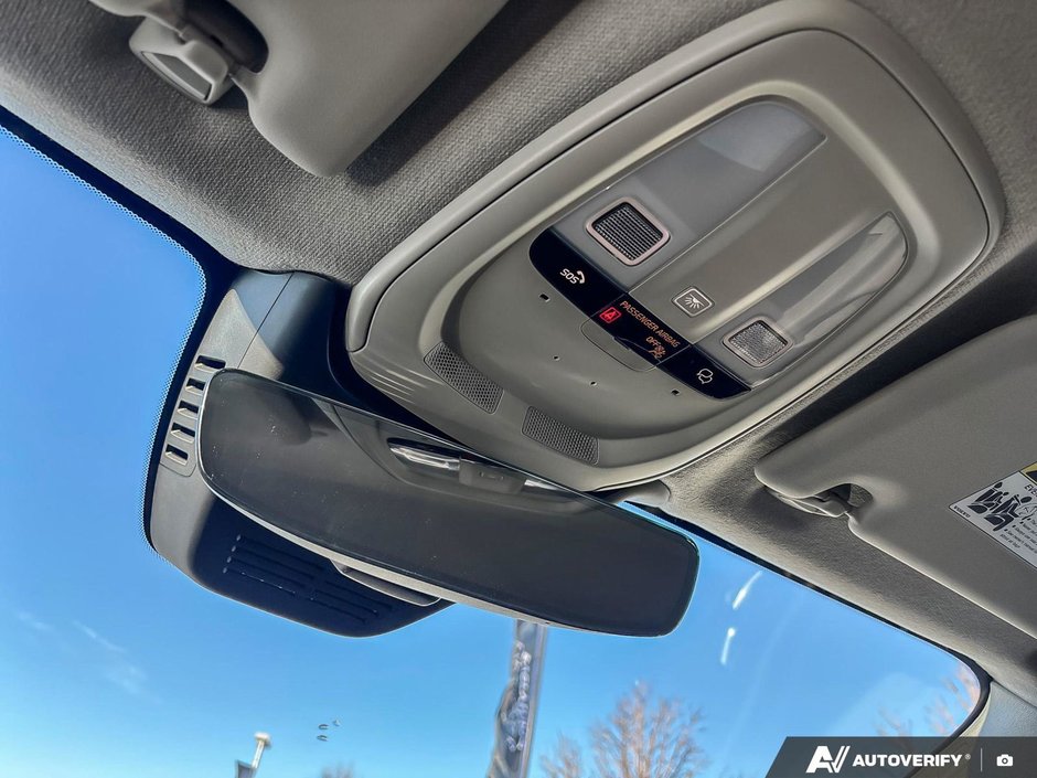 2025 Volvo XC40 Core Bright Theme-20