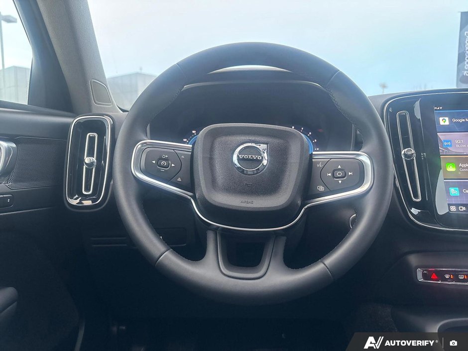 2025 Volvo XC40 Plus Dark Theme-14