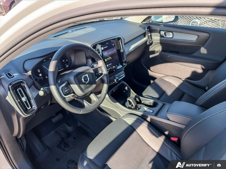 2025 Volvo XC40 Core Bright Theme-12