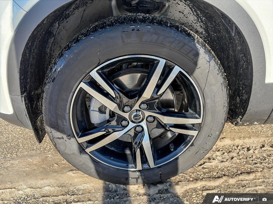 2025 Volvo XC40 Core Bright Theme-8