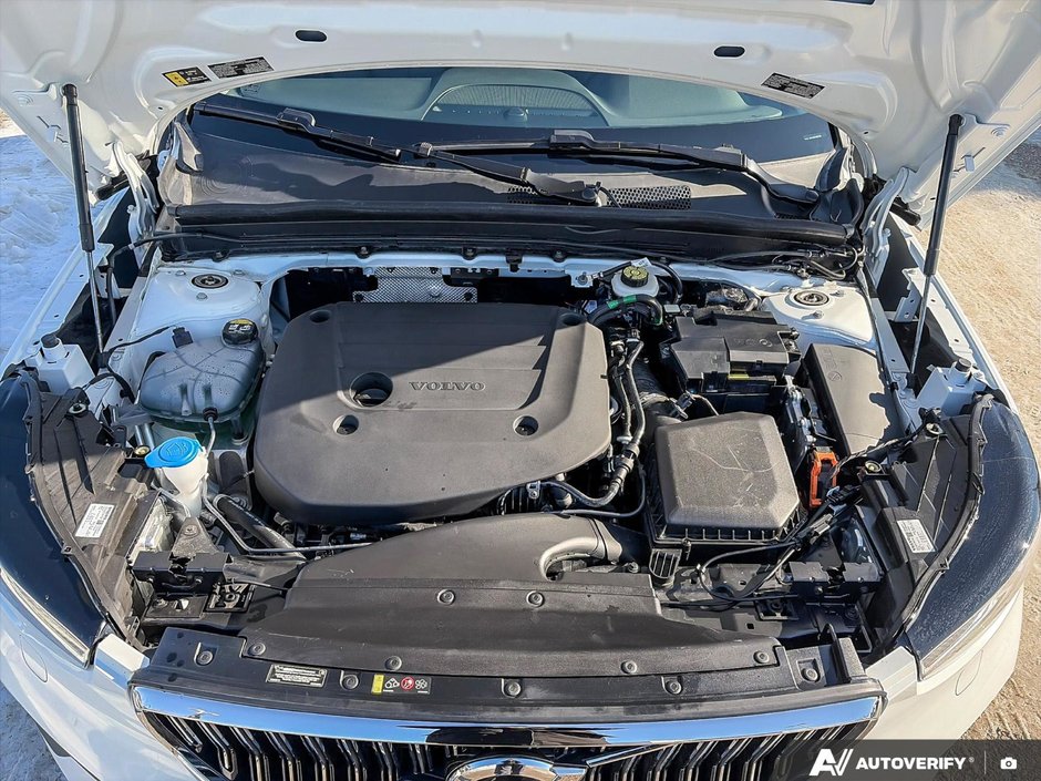 2025 Volvo XC40 Core Bright Theme-6