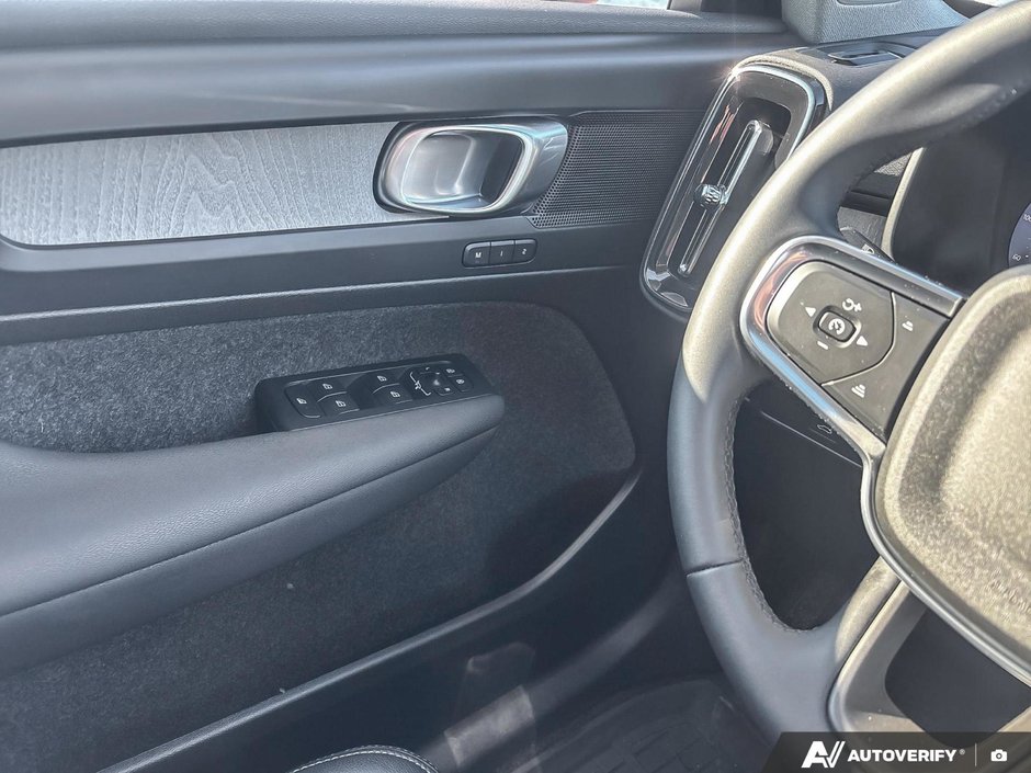 2025 Volvo XC40 Plus Bright Theme-16