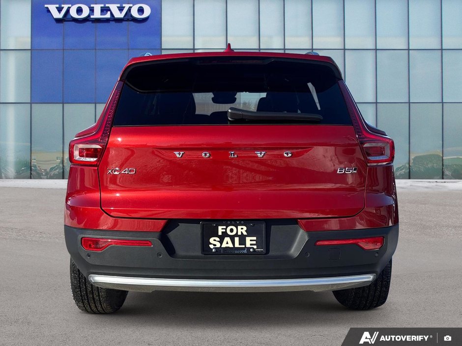 2025 Volvo XC40 Plus Bright Theme-3