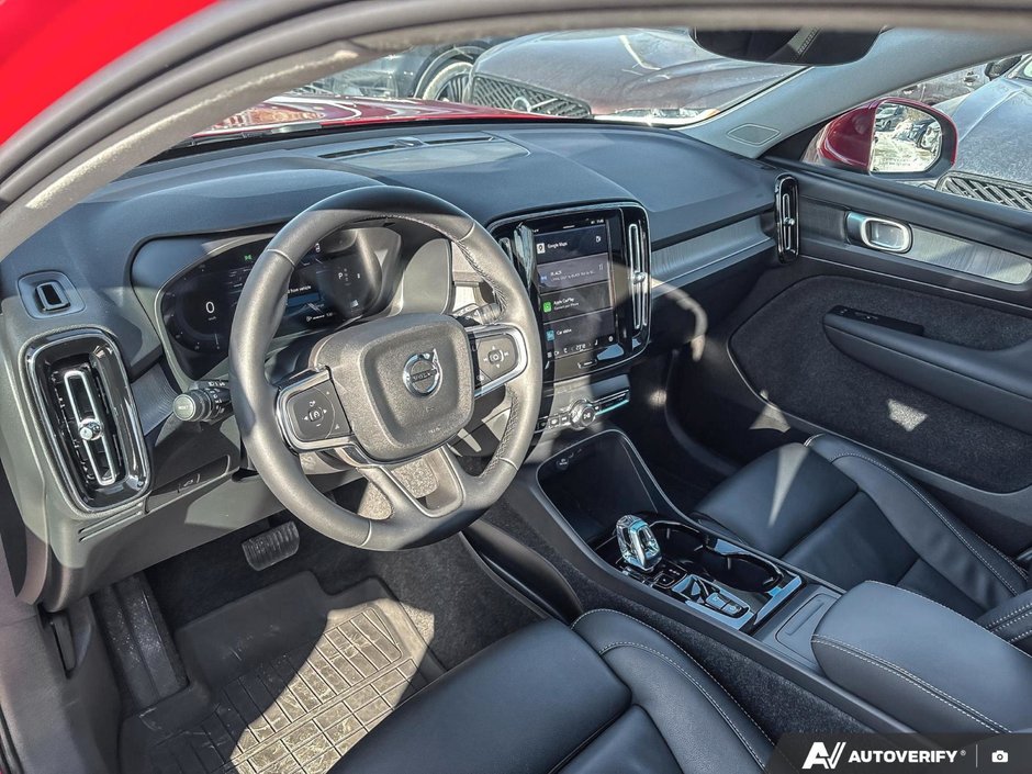 2025 Volvo XC40 Plus Bright Theme-12