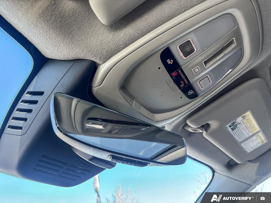 2025 Volvo XC40 Plus Bright Theme-20