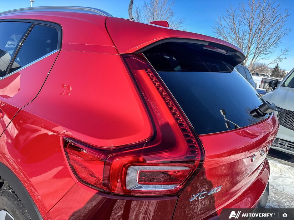 2025 Volvo XC40 Plus Bright Theme-11