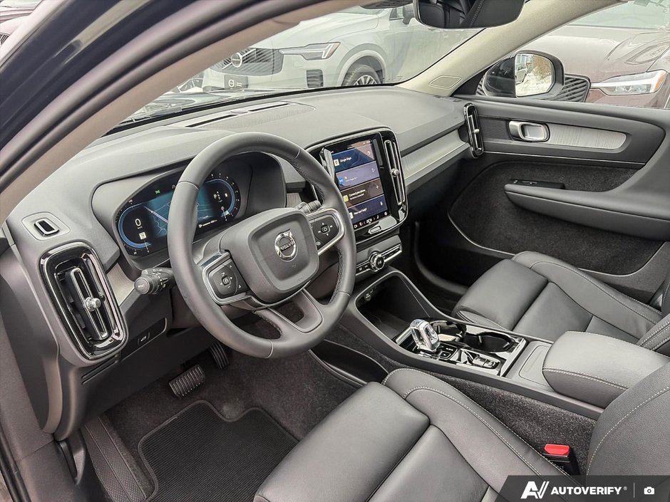 2025 Volvo XC40 Plus Dark Theme-12