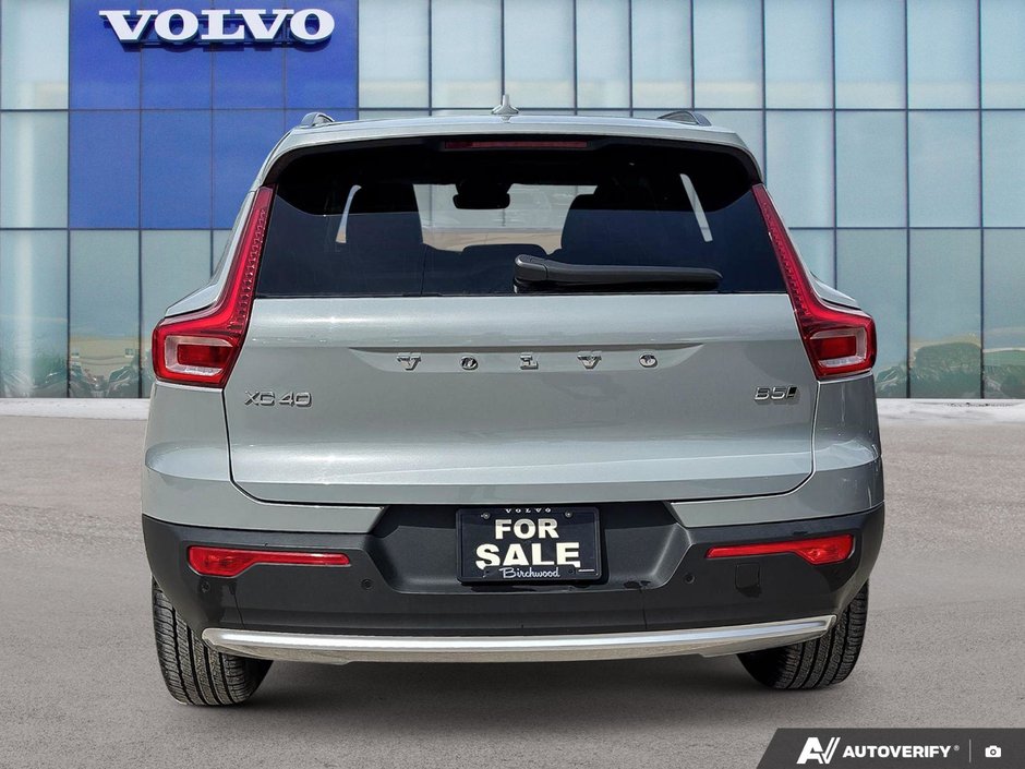 2025 Volvo XC40 Core Bright Theme-3