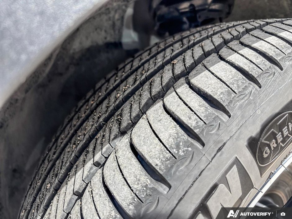 2025 Volvo XC40 Core Bright Theme-9