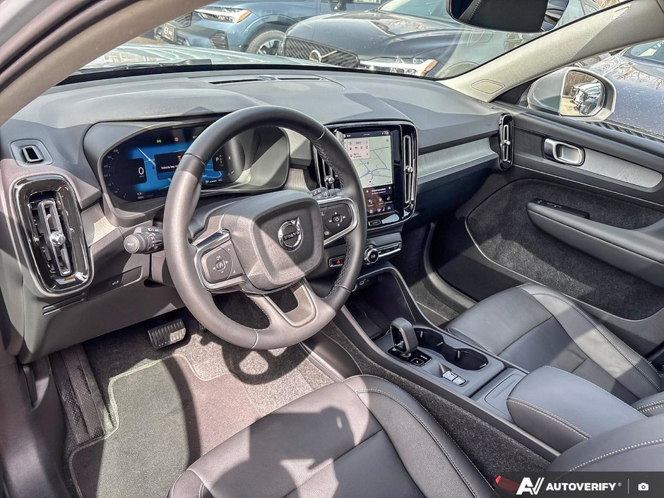 2025 Volvo XC40 Core Bright Theme-12