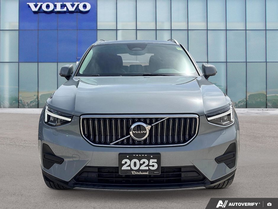 2025 Volvo XC40 Core Bright Theme-4