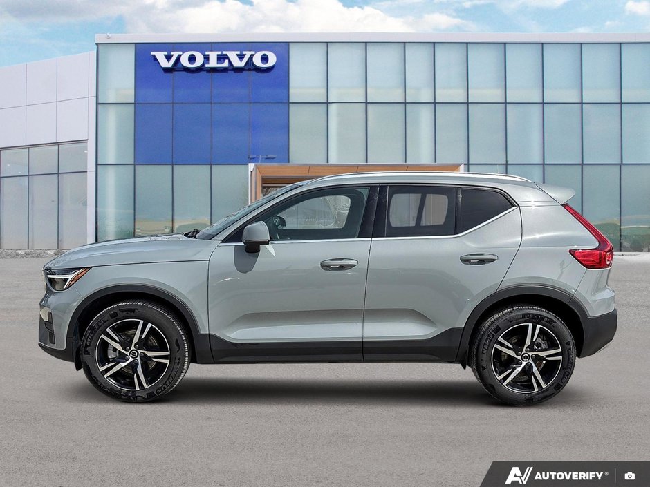 2025 Volvo XC40 Core Bright Theme-1