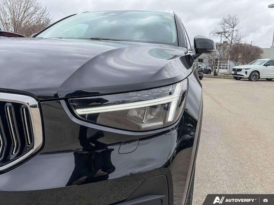 2025 Volvo XC40 Core Bright Theme-11