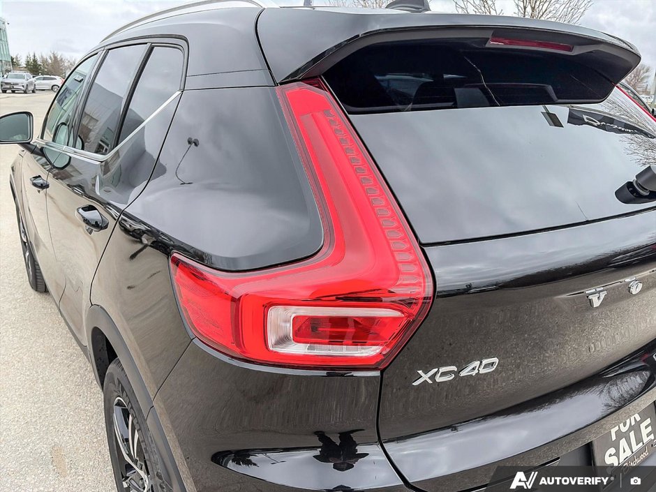2025 Volvo XC40 Core Bright Theme-12