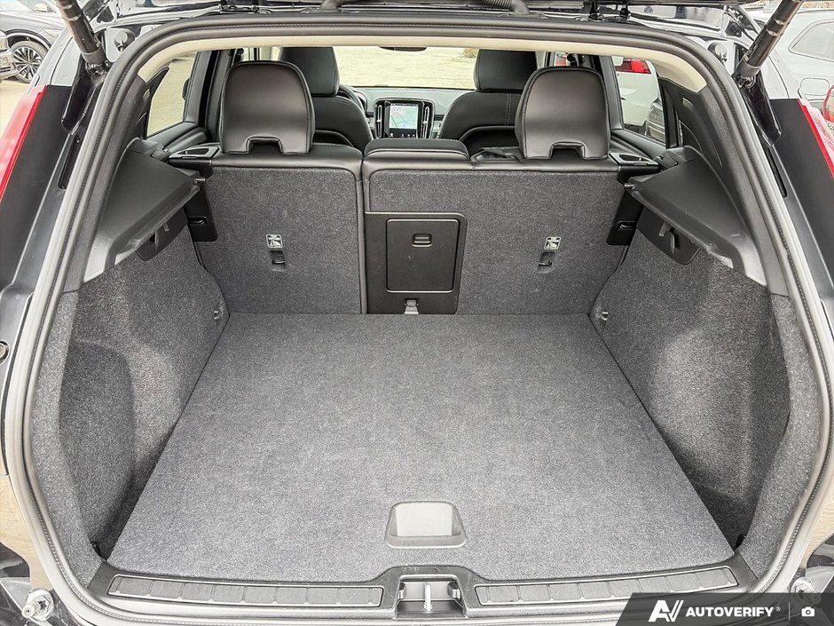 2025 Volvo XC40 Core Bright Theme-8