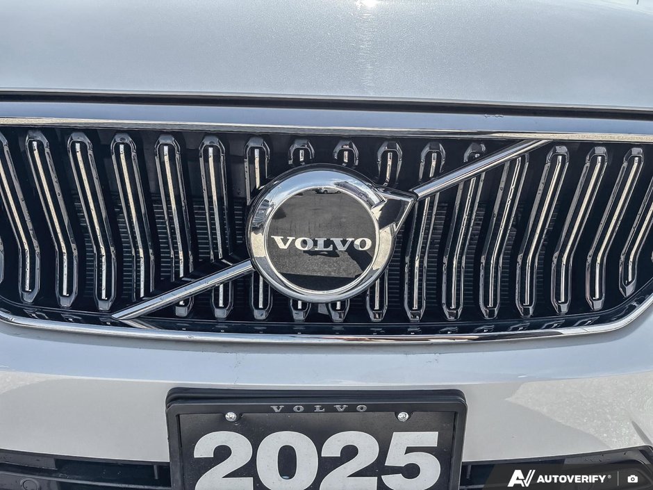 2025 Volvo XC40 Core Bright Theme-5