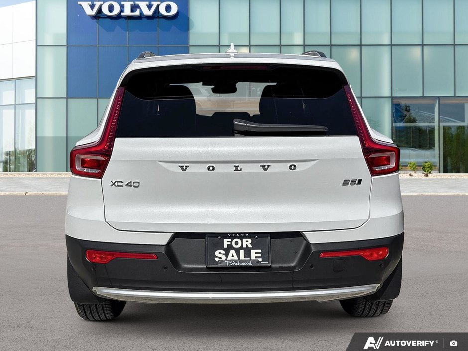 2025 Volvo XC40 Core Bright Theme-3