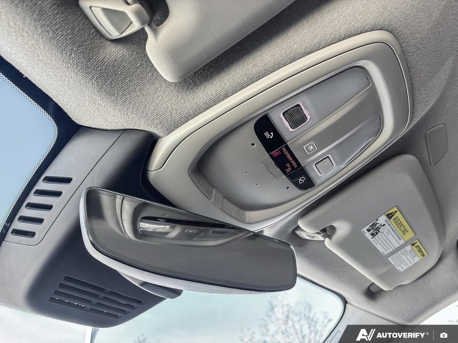 2025 Volvo XC40 Core Bright Theme-20