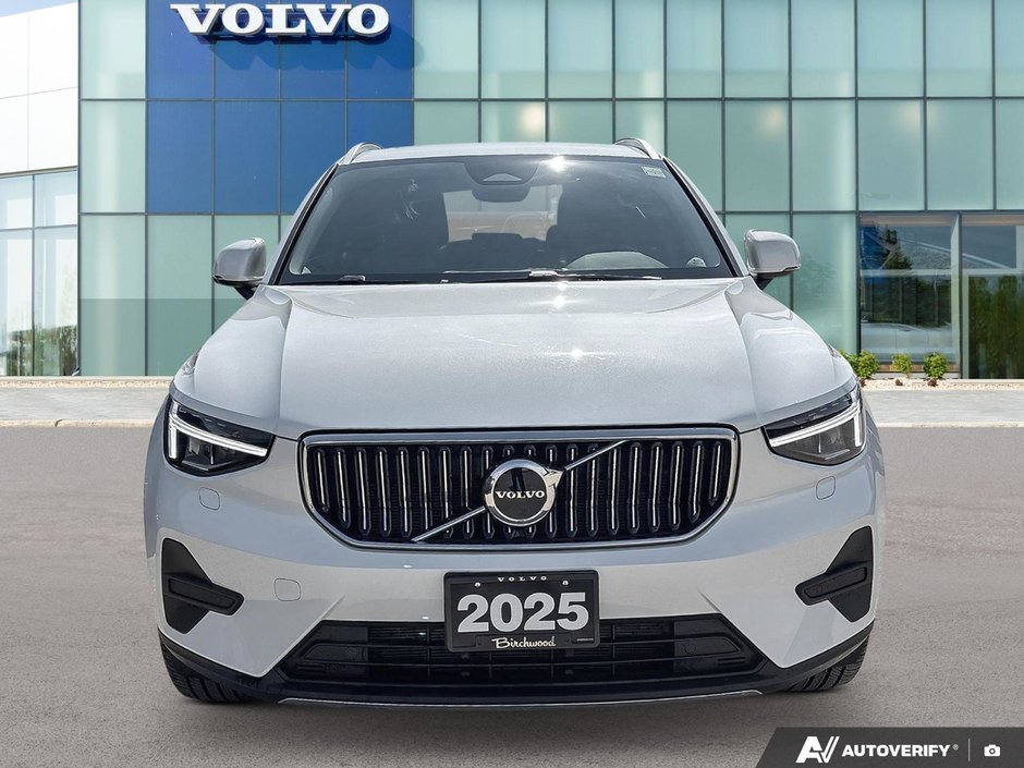2025 Volvo XC40 Core Bright Theme-4