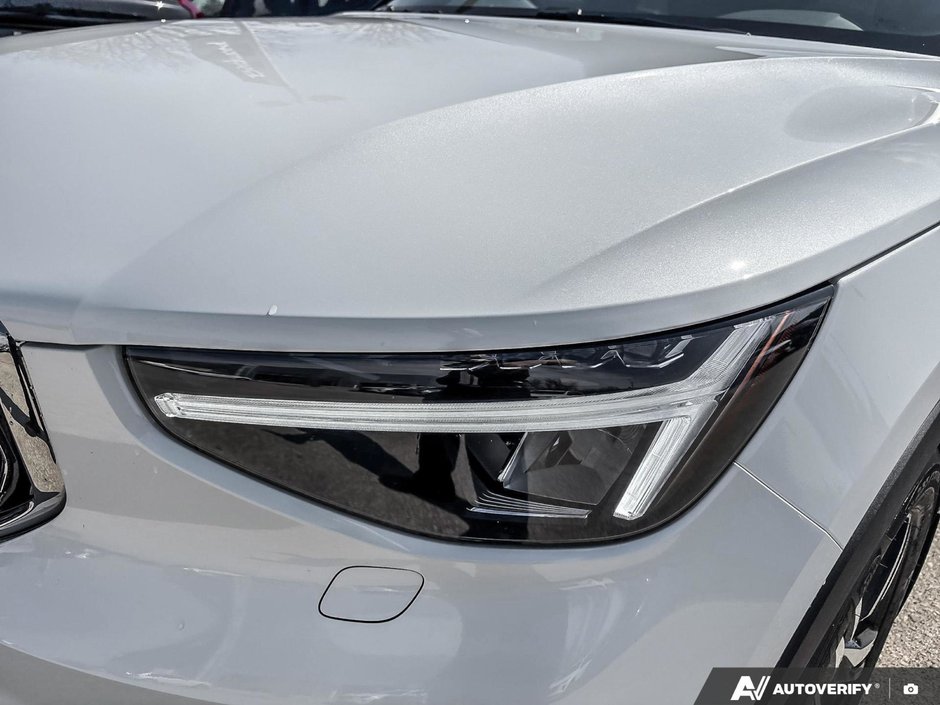 2025 Volvo XC40 Core Bright Theme-10