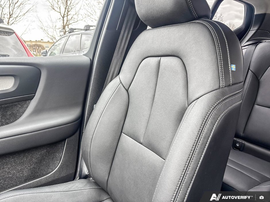 2025 Volvo XC40 Core Bright Theme-19