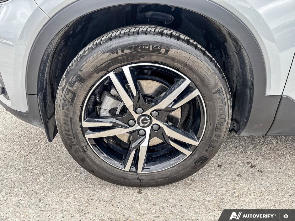 2025 Volvo XC40 Core Bright Theme-8