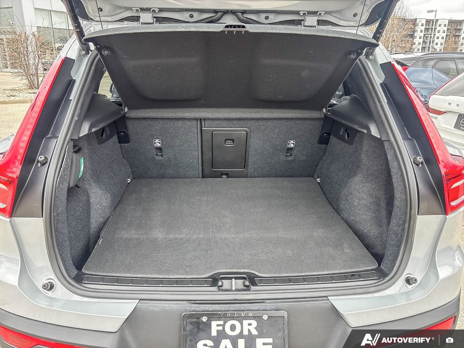 2025 Volvo XC40 Core Bright Theme-7
