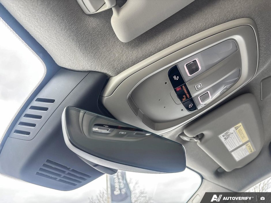 2025 Volvo XC40 Core Bright Theme-20