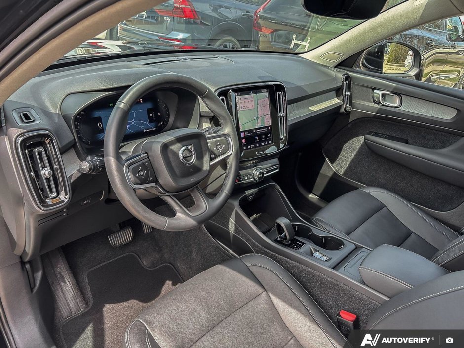 2025 Volvo XC40 Core Bright Theme-12