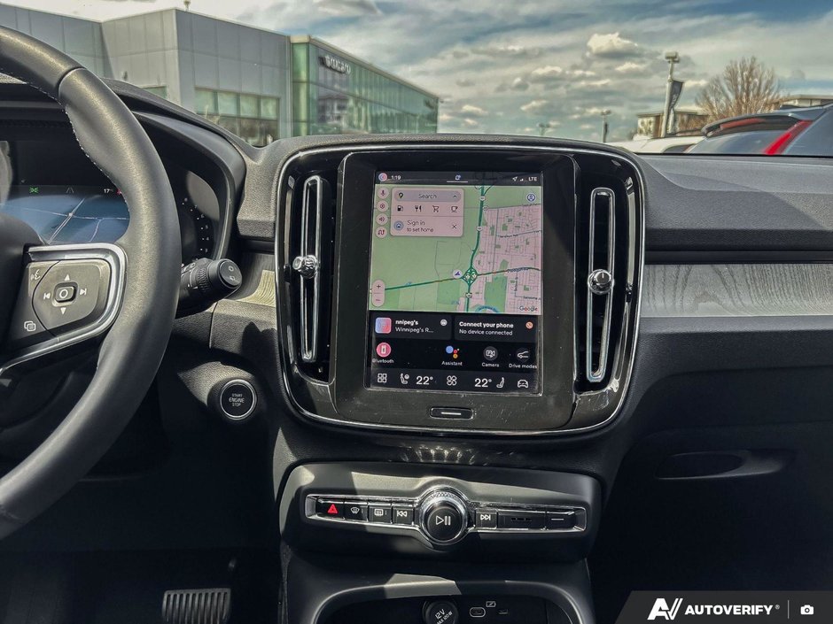 2025 Volvo XC40 Core Bright Theme-18