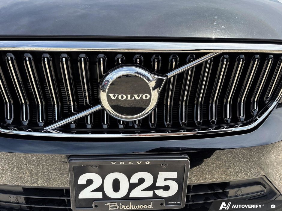 2025 Volvo XC40 Core Bright Theme-5