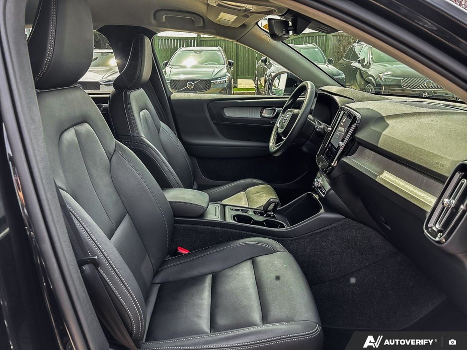 2025 Volvo XC40 Core Bright Theme-21