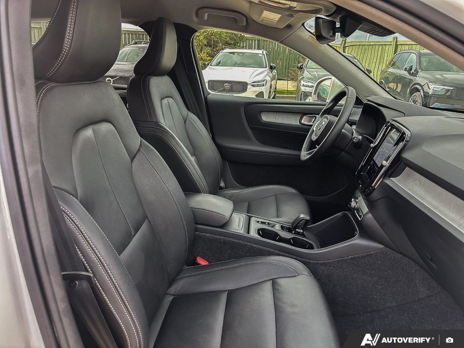 2025 Volvo XC40 Core Bright Theme-21