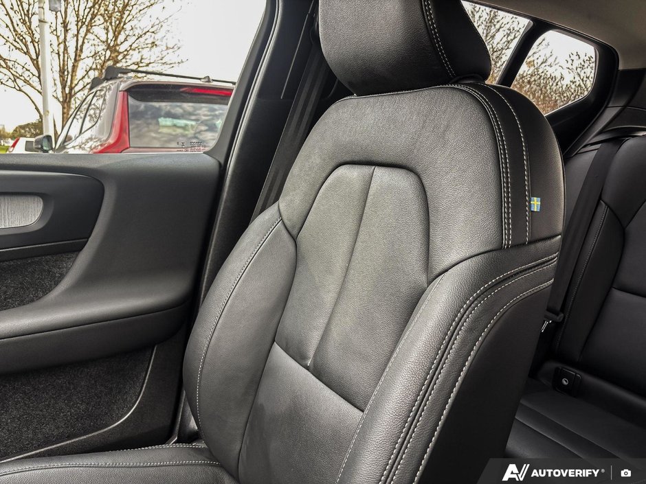 2025 Volvo XC40 Core Bright Theme-19
