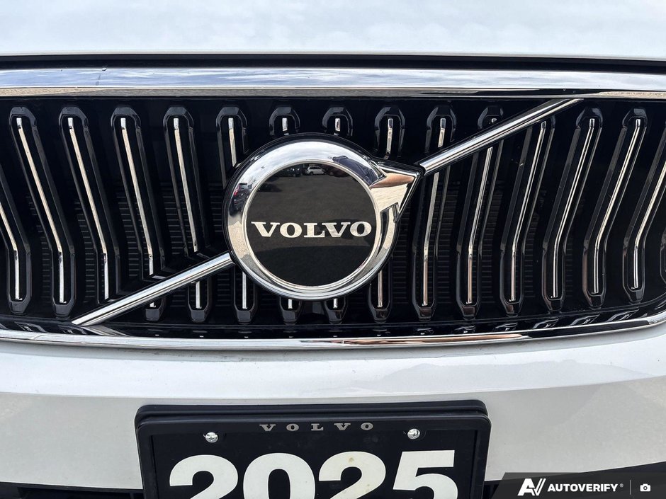 2025 Volvo XC40 Core Bright Theme-5